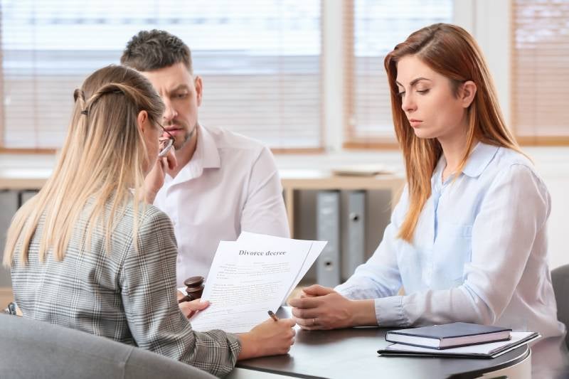 Consulta legal sobre divorcio contencioso